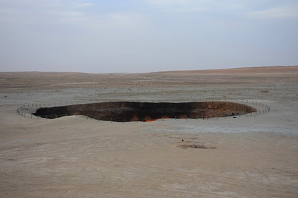 Pirniyazov, Derveze gaz kraterinin yaklaşık 50 yıldır yanmaya devam ettiğini söyledi.