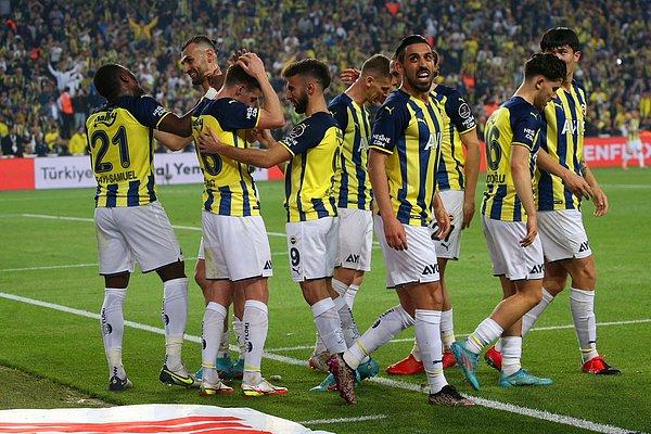 Bu sonuçla birlikte Fenerbahçe ligde ikinci sıraya yükseldi.