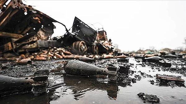 5. Rusya Savunma Bakanlığı Sözcüsü İgor Konaşenkov, yaptığı açıklamada Ukrayna'nın S-300 sistemlerini vurduğunu ve savaşan yabancı askerlerin karargahını da bombaladığını açıkladı.