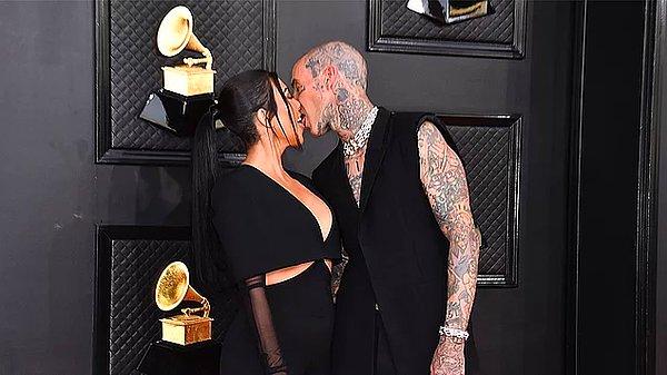 14. Kourtney Kardashian ve Travis Barker, Grammy Ödülleri'nden sonra bir gece yarısı gizlice Las Vegas'ta Sessiz Sedasız Evlendi!