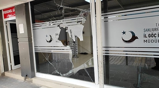 Şanlıurfa İl Göç İdaresinin Camlarını Taşlayan 15 Suriyeli Gözaltına Alındı