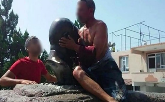 Saldırıya Uğrayıp Zorla Atatürk Büstü Öptürülen Vatandaşa 45 Bin TL Tazminat Ödenecek