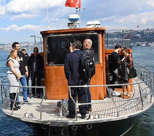 Onur Tuna konuşmasının ardından Amerika'dan gelen misafirleri ile birlikte Boğaz turuna çıktı.