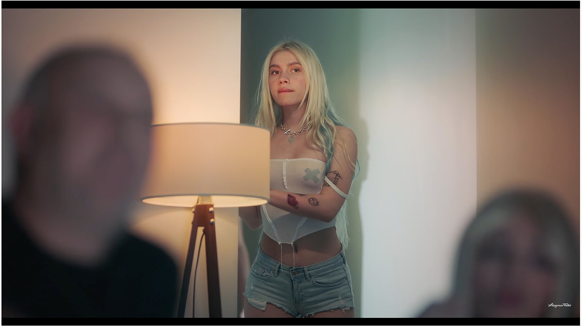 Aleyna Tilki mini bikinisiyle poz verdi!