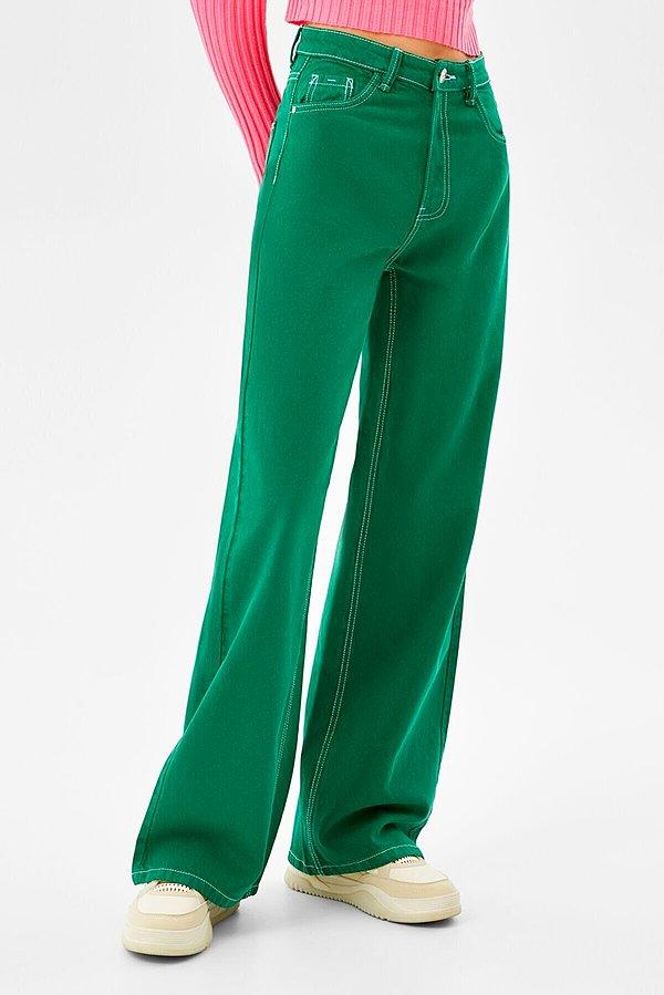 6. Bershka wide leg dökümlü fitilli yeşil pantolon.