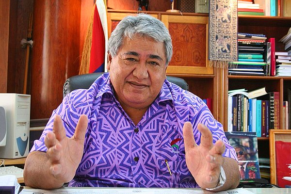 Dönemin Samoa Başbakanı Tuila’epa Sailele Malielegaoi ise sorunu şöyle özetler: