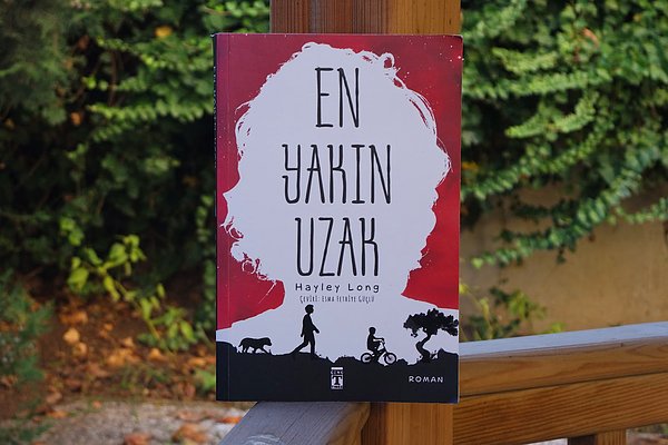 14. En Yakın Uzak - Hayley Long