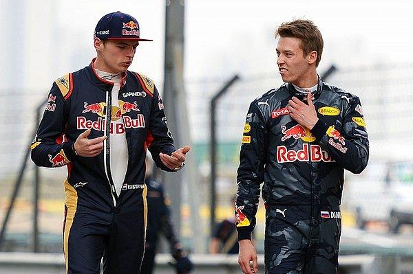 Bundan seneler öncesine, 2016 yılına gidelim. Max Verstappen genç yetenek olarak, Daniil Kvyat'ın yerine Red Bull'un pilotu olmuştu.