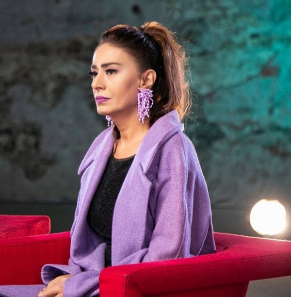 Türk müziğinde duygu denince akla gelen ilk isimlerden biri hiç kuşkusuz Yıldız Tilbe.