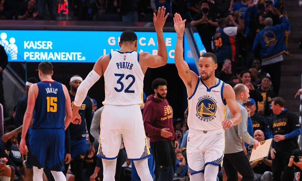 NBA'de Play-Off Heyecanı Devam Ediyor! Golden State ve Philadelphia Rakiplerini Süpürmeye Çok Yakınlar