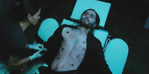 1. Jared Leto, Morbius'da engelli olan karakteri için çekimlerden sonra bile koltuk değnekleriyle hayatına devam etti.