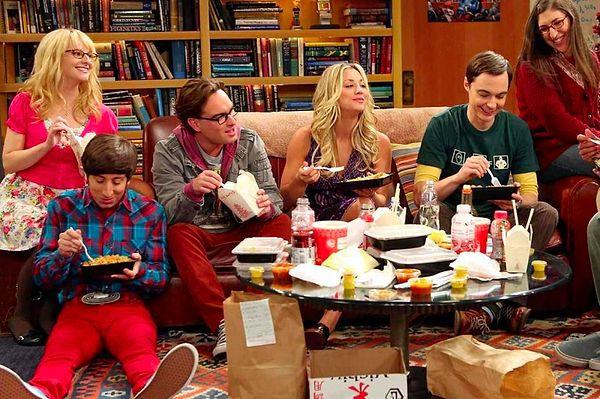 "The Big Bang Theory"nin sona erişinin üzerinden neredeyse beş yıl geçtikten sonra dizinin yaratıcısı Chuck Lorre, bu popüler komedi dizisine dayalı başka bir spin-off üzerinde çalışıldığını duyurdu.
