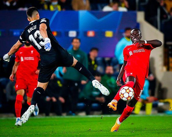 Şampiyonlar Ligi yarı final rövanş karşılaşılaşmasında deplasmanda Villarreal'i 3-2 mağlup eden Liverpool, finale adını yazdıran ilk takım oldu.