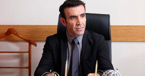 Son olarak Yargı dizisindeki Savcı Pars karakteriyle izlediğimiz Mehmet Yılmaz Ak uzun süredir ekranlardan uzak yaşıyor.