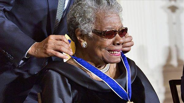 4. “Hayattaki görevim sadece hayatta kalmak değil, gelişmektir; ve bunu biraz tutku, biraz şefkat, biraz mizah ve biraz şıklıkla yapmaktır.” Maya Angelou