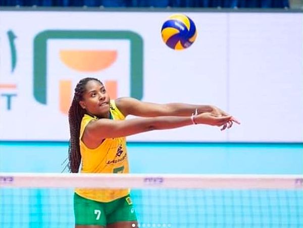 Ana Cristina de Souza 2019 yılından beri Brezilya Milli Takımında mücadele veriyor. Milli takımla  2020 Yaz Olimpiyatları'na da katılım göstermiştir.