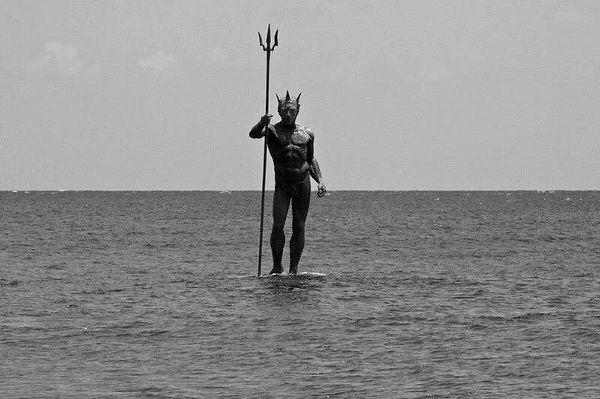 Onlardan bir tanesi de İspanya ve Sinop'taki Poseidon heykeli oldu.