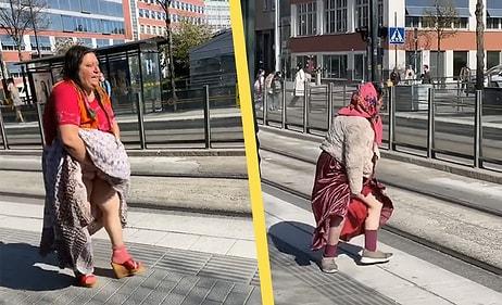 Çiş Savaşı mı? İsveç'te Sokakta Kavga Ederken Ellerine İşeyip Birbirlerine Atan Kadınlar Viral Oldu