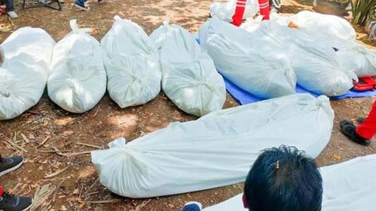 Tarikat Liderinin Dışkısını Yiyip, İdrarını İçen Müritler Hayatını Kaybetti