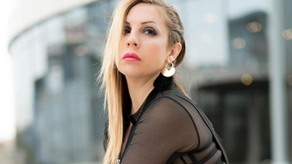 Zeynep Dizdar Kimdir? Şarkıcı Zeynep Dizdar Aslen Nereli, Kaç Yaşında? Zeynep Dizdar Evli mi?