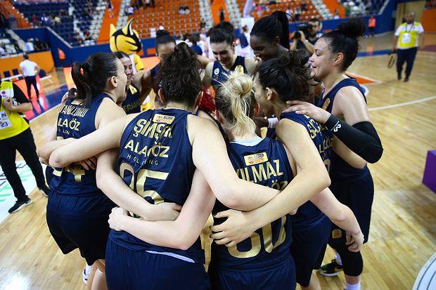 🏆 Kadınlar Basketbol Süper Ligi'nde Şampiyon Fenerbahçe