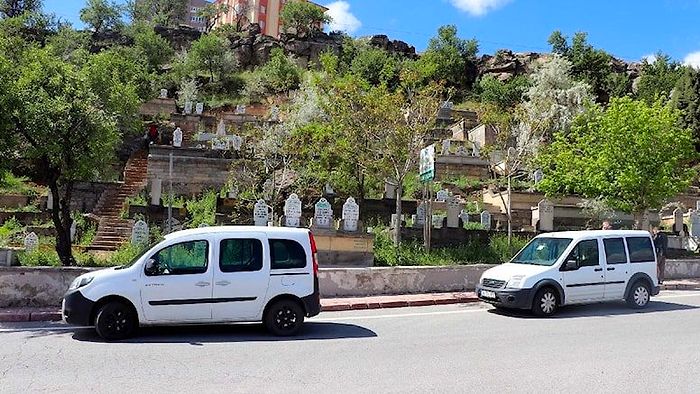 15 Yaşındaki Çocuk, Kız Arkadaşını Bıçakla Yaraladı