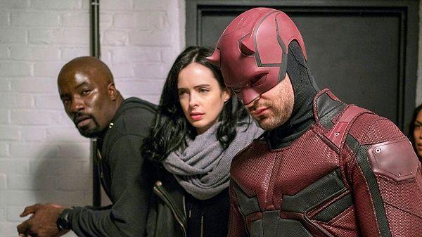 2018 yılında Netflix’te üç sezon yayımlandıktan sonra yeni sezonu bir türlü gelmek bilmeyen Daredevil'dan sonunda müjdeli haber geldi!