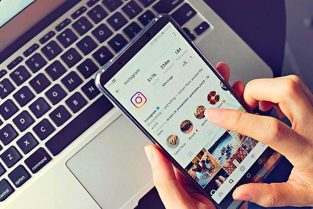 Instagram hesabınızı bir süre dondurup aktif ederseniz fotoğraflarınız biraz gecikmeli veya eksik olarak profilinizde görülmeye başlar.