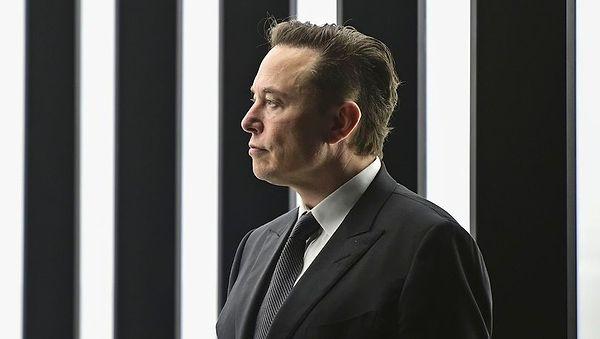 Elon Musk'ın bir kabin memuruna cinsel tacizde bulunduğu ve SpaceX'in bu çalışanı susturmak için 250 bin dolar ödediği iddia edilmişti.