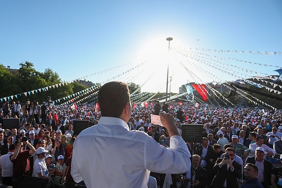 Babacan İlk Mitinginde İktidara Çıkıştı: 'Bırak Hikayeyi, Marul Olmuş 10 Lira'