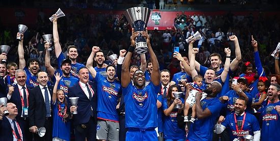 Helal Olsun Size! Anadolu Efes Üst Üste 2. Kez EuroLeague Şampiyonu 🏆