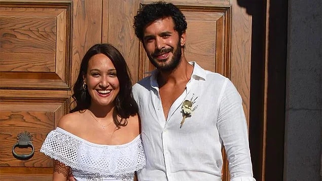 13. Başarılı oyuncu Barış Arduç ve Gupse Özay'ın bebek beklediklerini öğrendik!