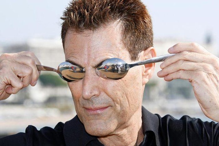 Psişik Güçlere Sahip Olan Uri Geller Kimdir, Kaç Yaşında? Uri Geller Nereli, Mesleği Ne?