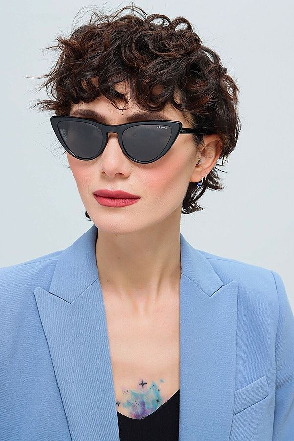 11. Siyah Vogue güneş gözlükleri ile modaya uyun!