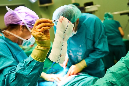 Sağlıkta Tehlike: "Malzeme Sorunu Ameliyatları Erteletiyor"