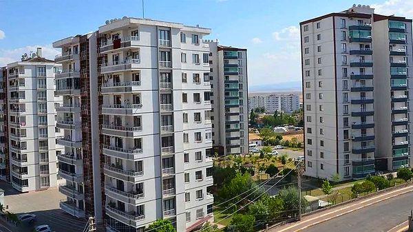 Türkiye’nin dört köşesinde en az ikiye katlayan kira artışları için her taraftan sesler yükseliyor.