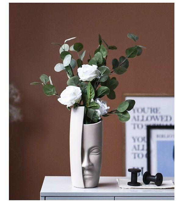 1. Dekoratif Modern Yüzlü Vazo