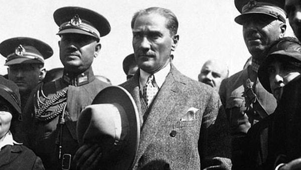 8. Mustafa Kemal Atatürk'e hangi savaş sonrası gazilik unvanı verilmiştir?