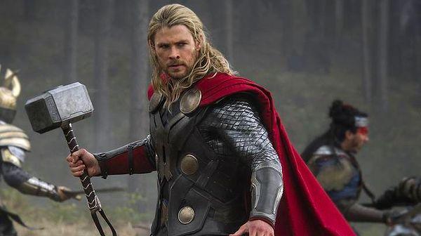 Hemsworth, hayranlarına Marvel'ın Thor karakterini canlandırarak tanıttı kendisini.