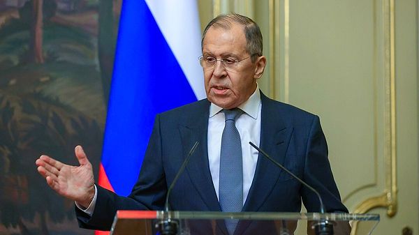 Rusya Dışişleri Bakanı Sergey Lavrov, Suriye'nin kuzeyinde yaşanan gelişmelere yönelik yaptığı değerlendirmede, "Türkiye Suriye'de olanlara kayıtsız kalamaz" ifadesini kullandı.