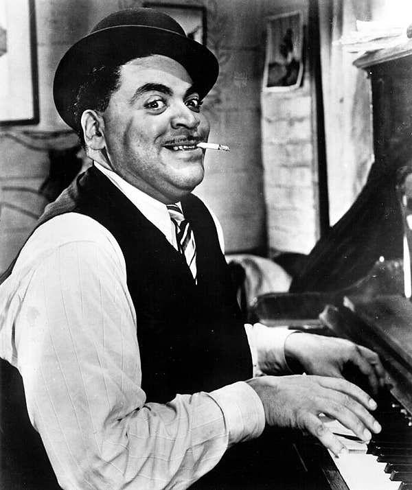 5. 1920'lerin ünlü caz piyanisti Fats Waller, Al Capone'un doğum günü partisi için Chicago gangsterleri tarafından kaçırıldı.