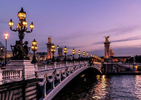 8. "Paris. Dünyanın en güzel şehri, ışıklar şehri, bla bla. Oraya ilk kez ekim ayında gittim ve Paris tamamen renksiz ve gri bir şehirdi."
