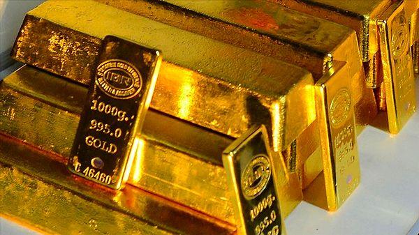 Altın, ABD dolarının güçlenmesi ile 2 haftanın en düşük seviyesine geri döndü