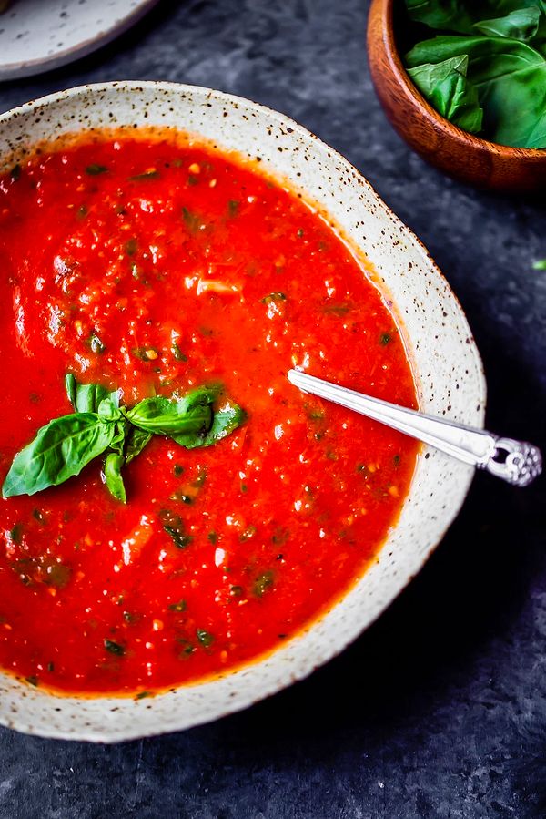 Fesleğenli soğuk domates çorbası tarifi