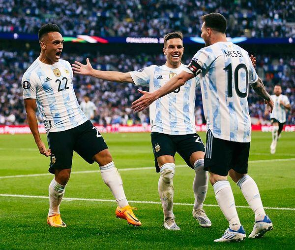 Arjantin'in galibiyet gollerini 28. dakikada Martinez, 45+1. dakikada Angel di Maria ve 90+4. dakikada Dybala kaydetti.