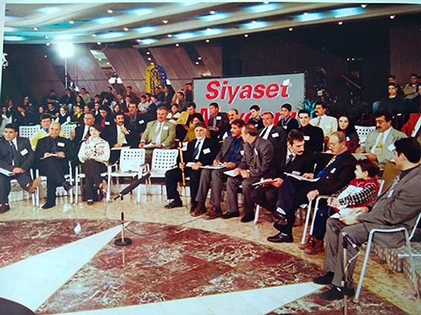 ATV haber dairesi başkanı olarak görevine başlayan Kırca, daha sonra Siyaset Meydanı programıyla gündemi belirleyen tartışmalara ev sahipliği yapmaya başlamıştı.