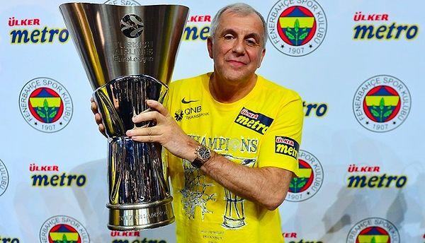 Fenerbahçe ile 1'i Euroleague olmak üzere 11 tane kupa kazanan Obradovic, kariyeri boyunca 18 kez 18 kez Dörtlü Final'e kalmayı başaran başarılı bir koç.