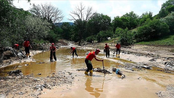 Ankara'da Sele Kapılan Kişiyi Arama Çalışmaları Devam Ediyor