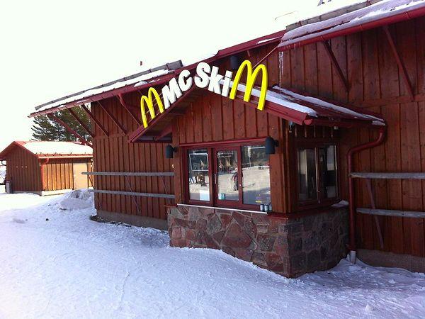 16) İsveç'te, kayaklarınızla McDonald's sipariş edebilirsiniz.