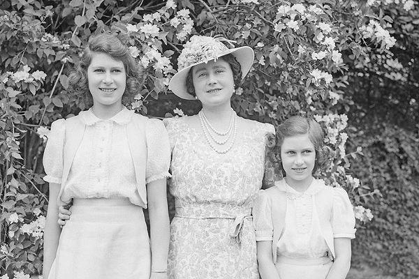 1963 itibariyle, İngiliz kraliyet soyağacı üzerinde bir otorite olarak kabul edilen Burke's Peerage, Nerissa ve Katherine'in 1961'den beri ölü olarak kaydedilmesini sağladı.